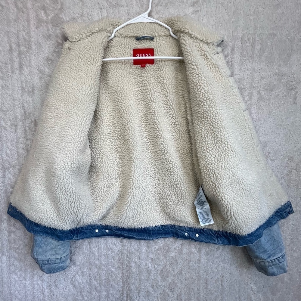 Guess Fleece Lined Denim Trucker Jacket Sz M Jeans Boho Light Wash Unisex - Picture 7 of 16
